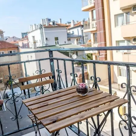 Charisma Apt - Lux At Top City Center Apartmán *