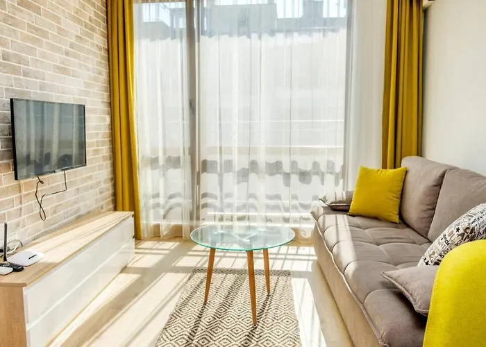 Charisma Apt - Lux At Top City Center Warna