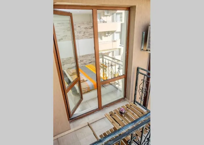 Charisma Apt - Lux At Top City Center