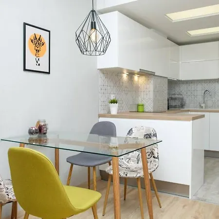 Charisma Apt - Lux At Top City Center וארנה