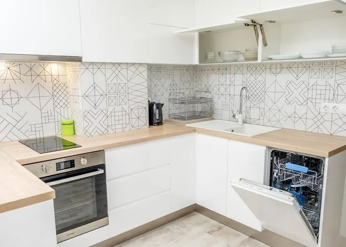 Charisma Apt - Lux At Top City Center *