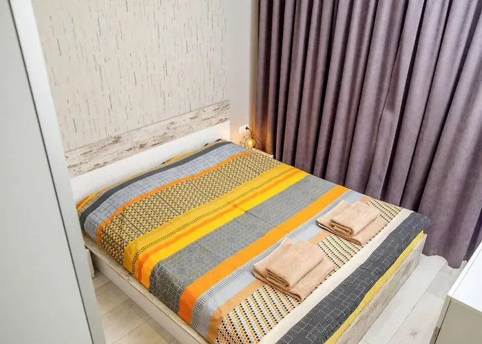 Charisma Apt - Lux At Top City Center *